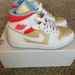 Jordan 1 Mid SE